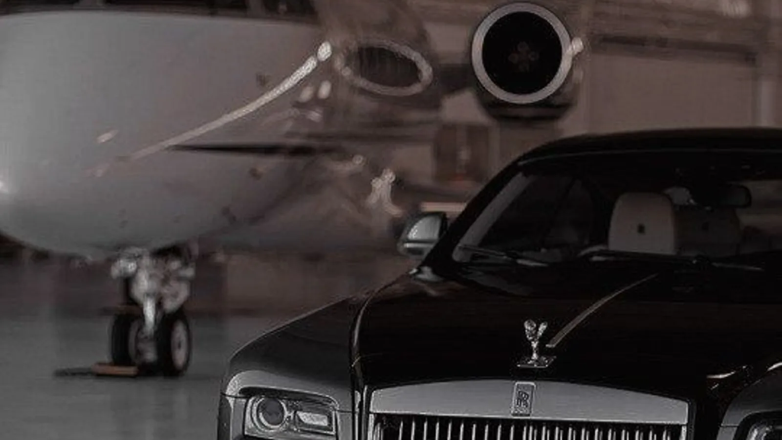 Rolls-Royce Phantom at Dubai Mall Fashion Avenue